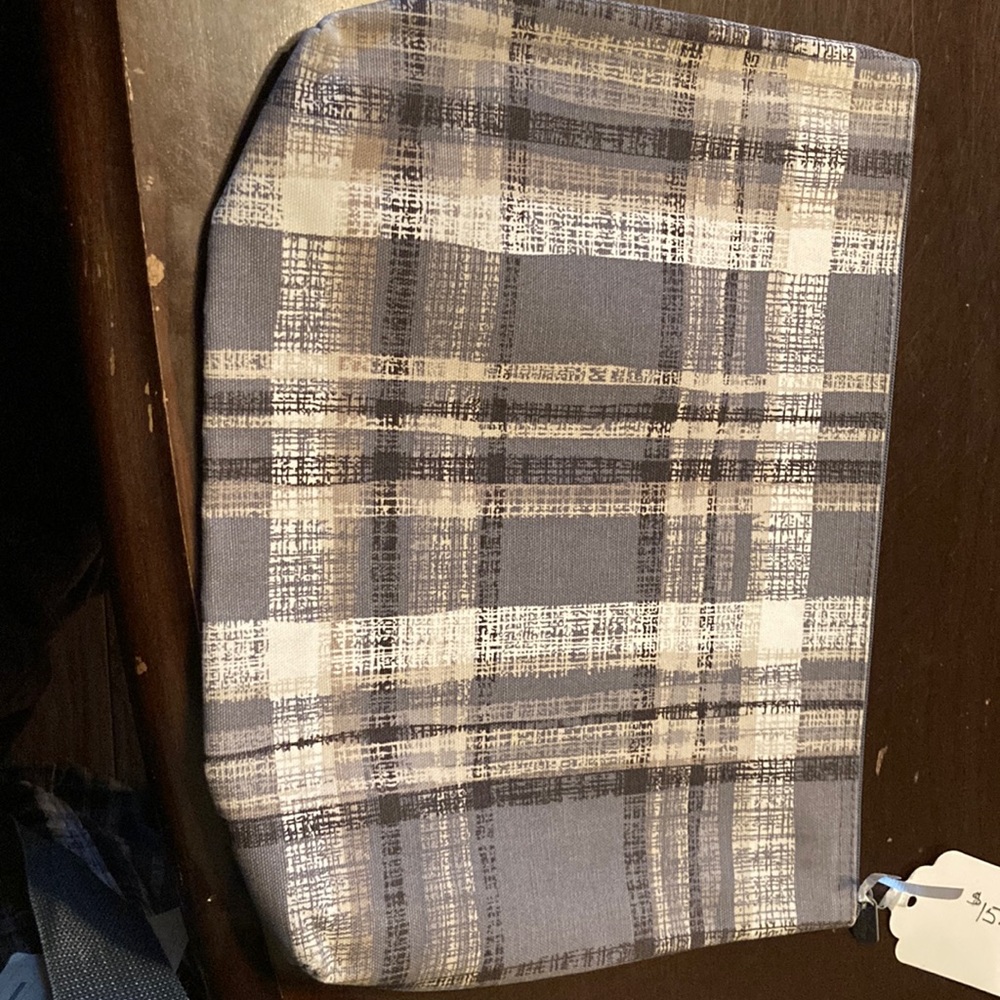 Zipper pouch